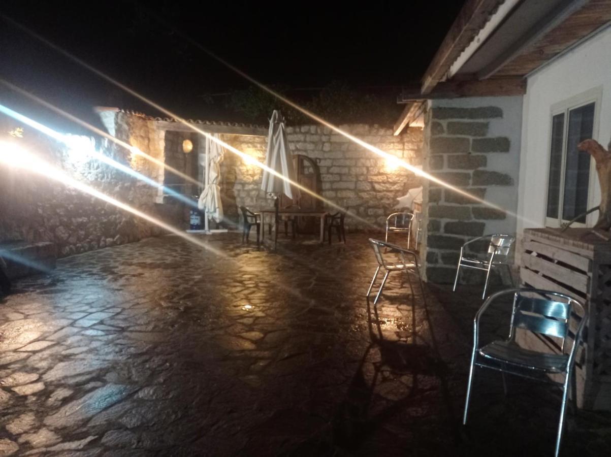 Villa Rosa In Surrau أرتْساكينا المظهر الخارجي الصورة