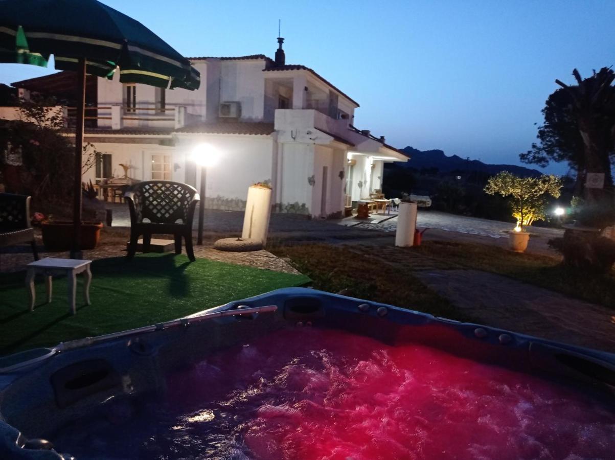 Villa Rosa In Surrau أرتْساكينا المظهر الخارجي الصورة