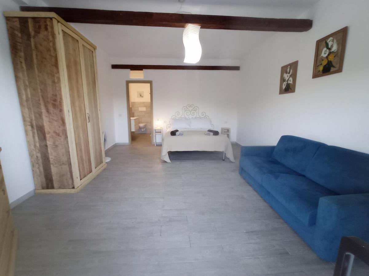 Villa Rosa In Surrau أرتْساكينا المظهر الخارجي الصورة